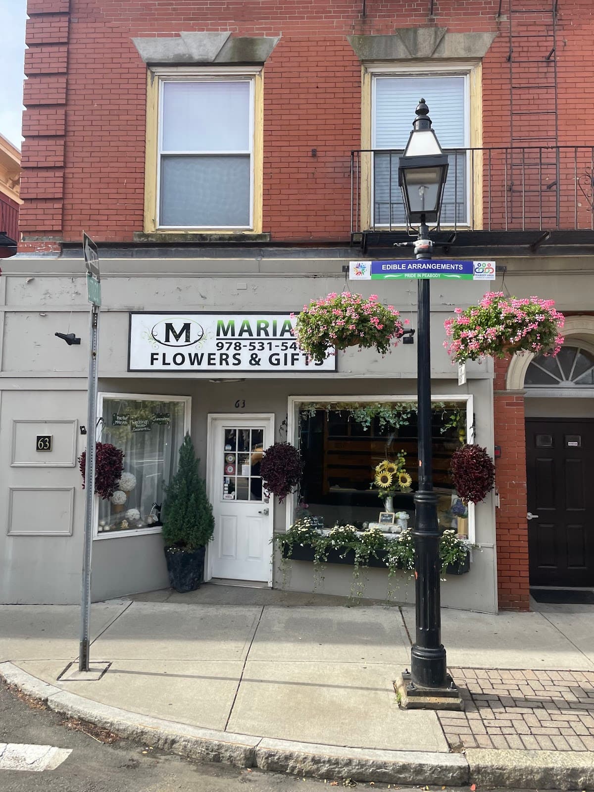 Maria's Flowers & Gifts - Image 1