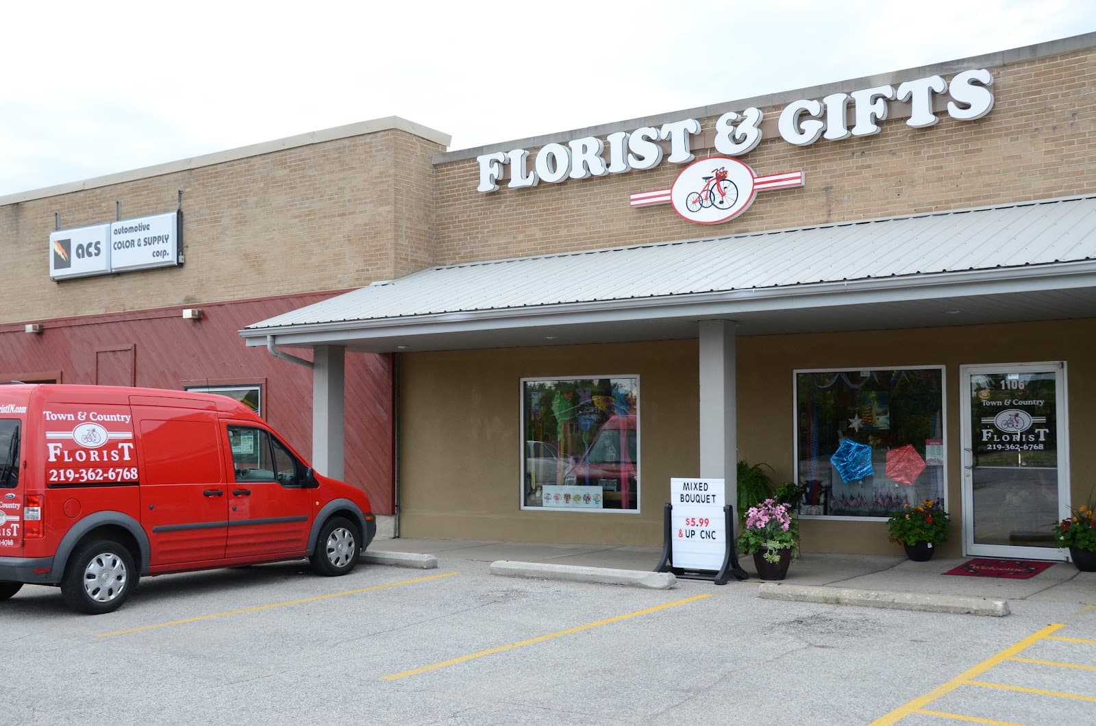 Town & Country Florist - Image 1