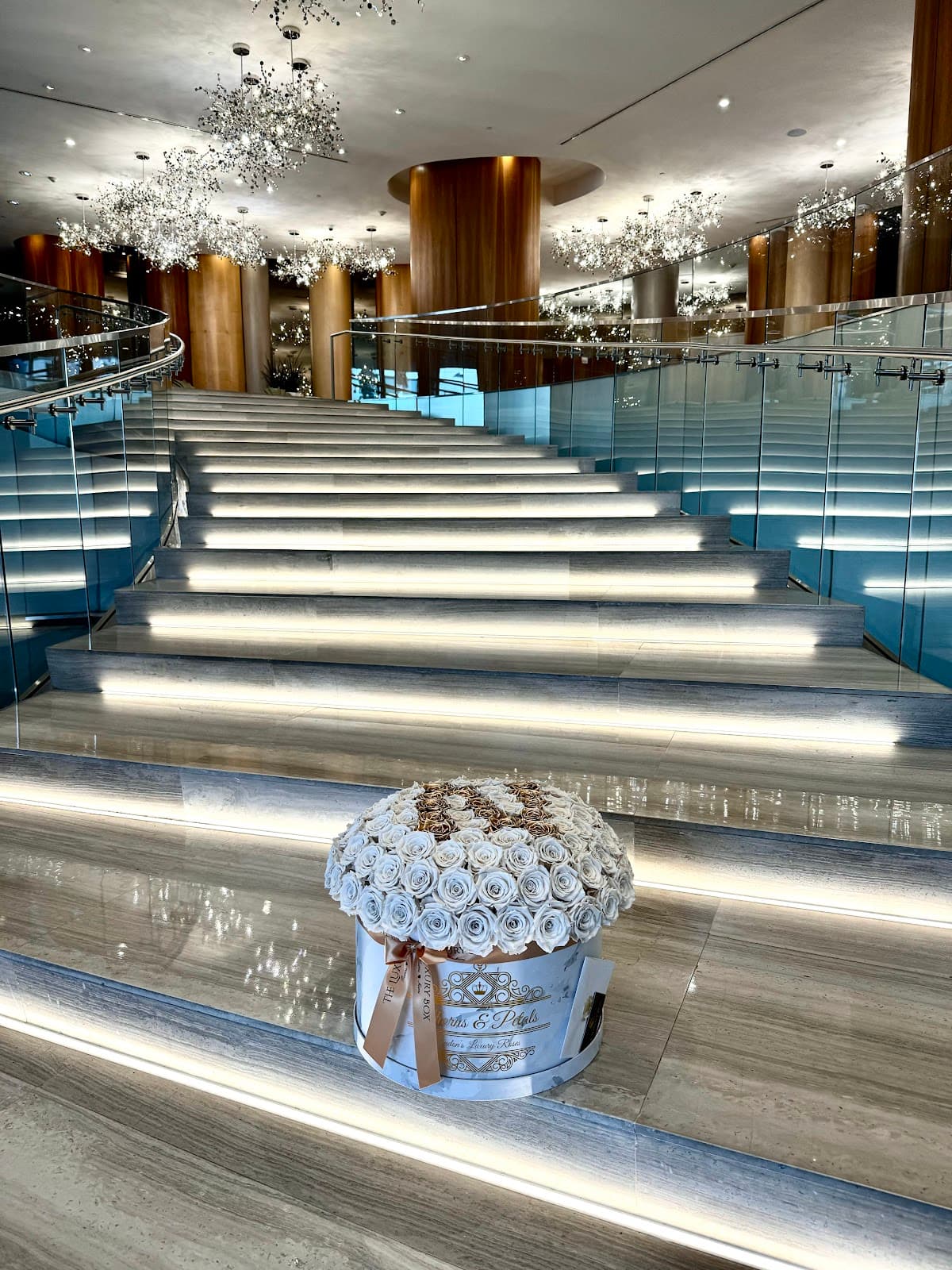 The Luxury Box Miami Flowers - Image 1