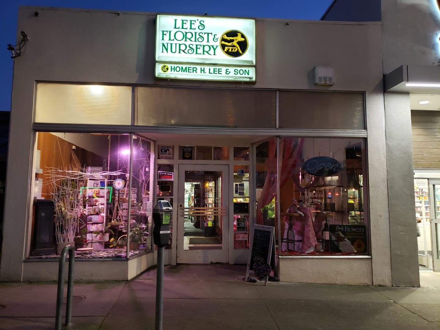 Lee's Florist & Nursery - Image 1