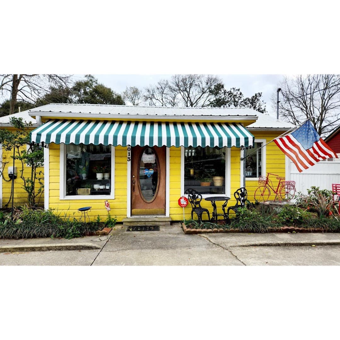 Leona Sue's Florist - Image 1