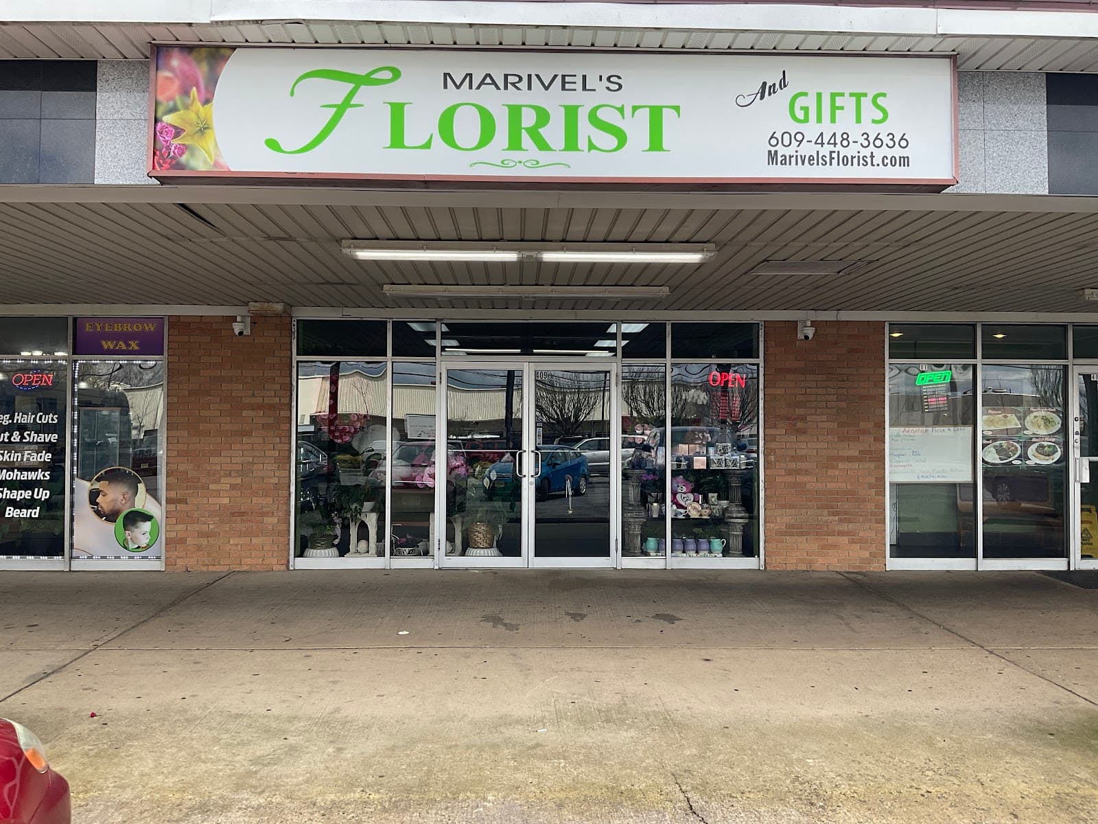 Marivel's Florist & Gifts - Image 1