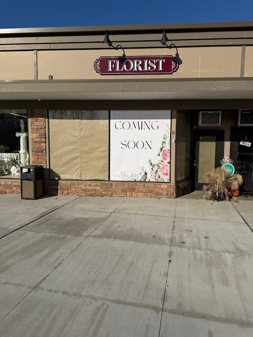 Bloom Luxe Flower Decor - Image 1