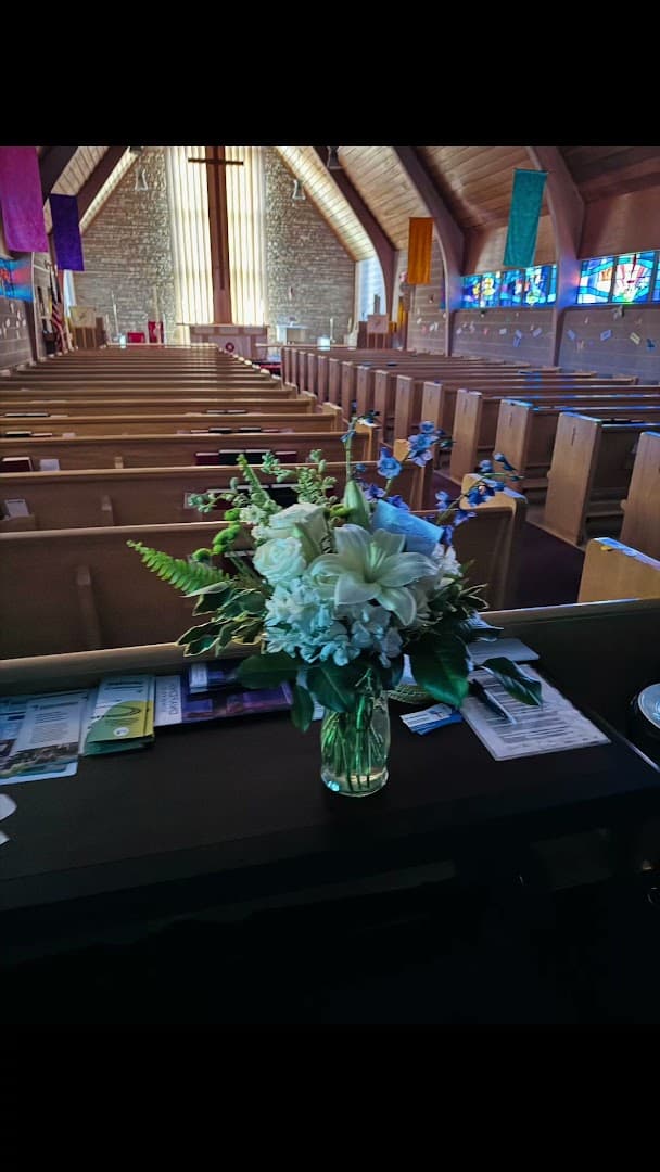 Halstead Floral at The Plaza - Image 1