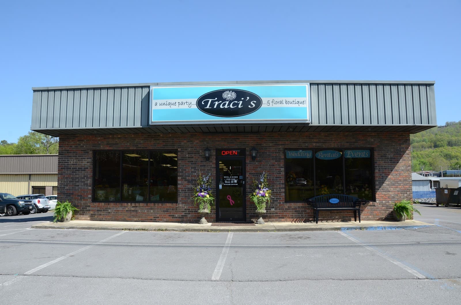 Traci's - Image 1