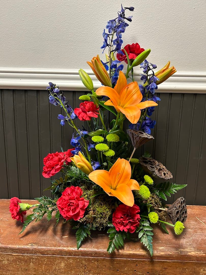 Tilted Tulip Floral - Image 1