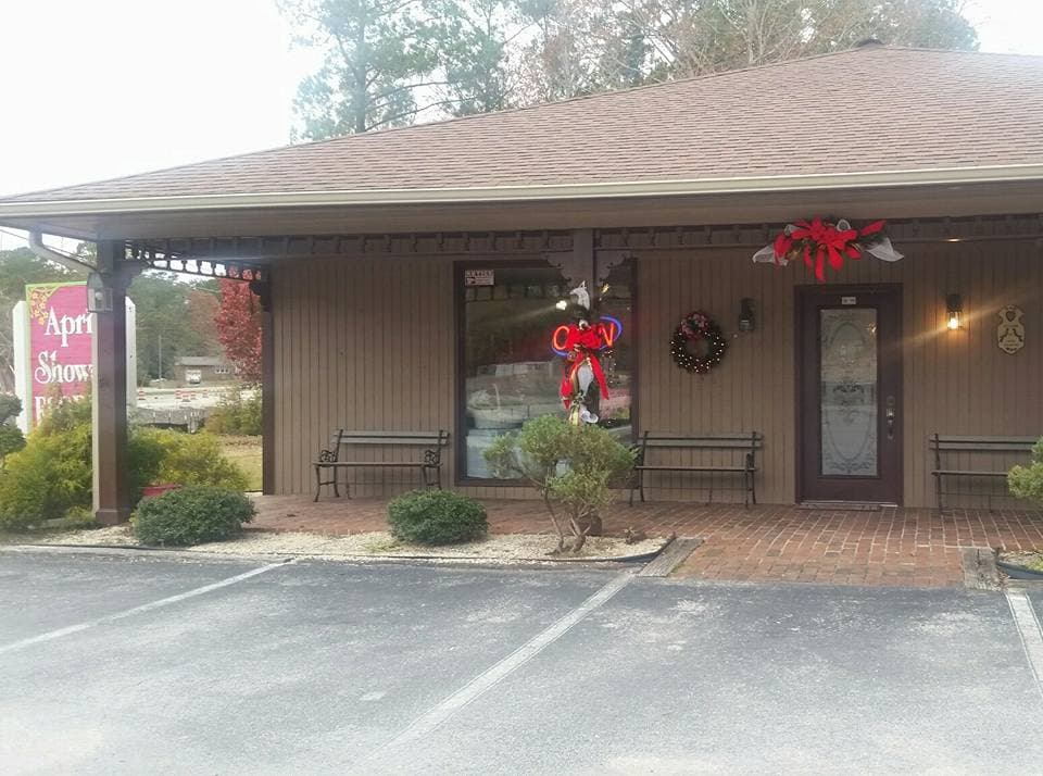 April Showers Florist & Gifts - Image 1