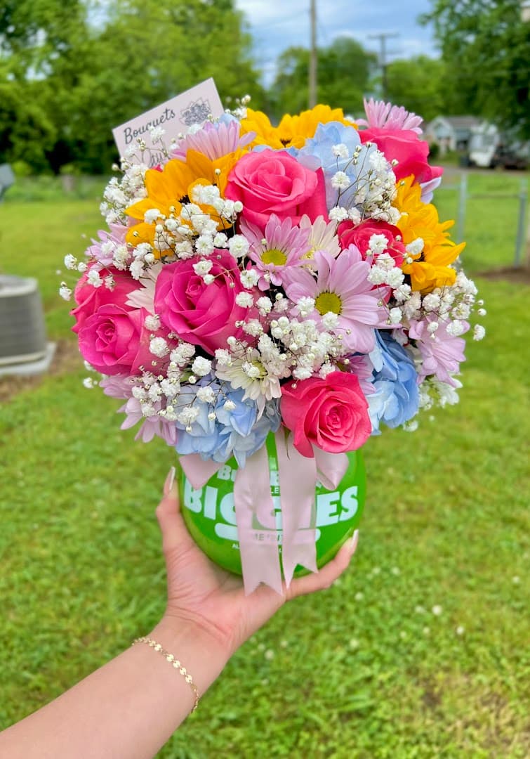 Bouquets De Laura Florist - Image 1