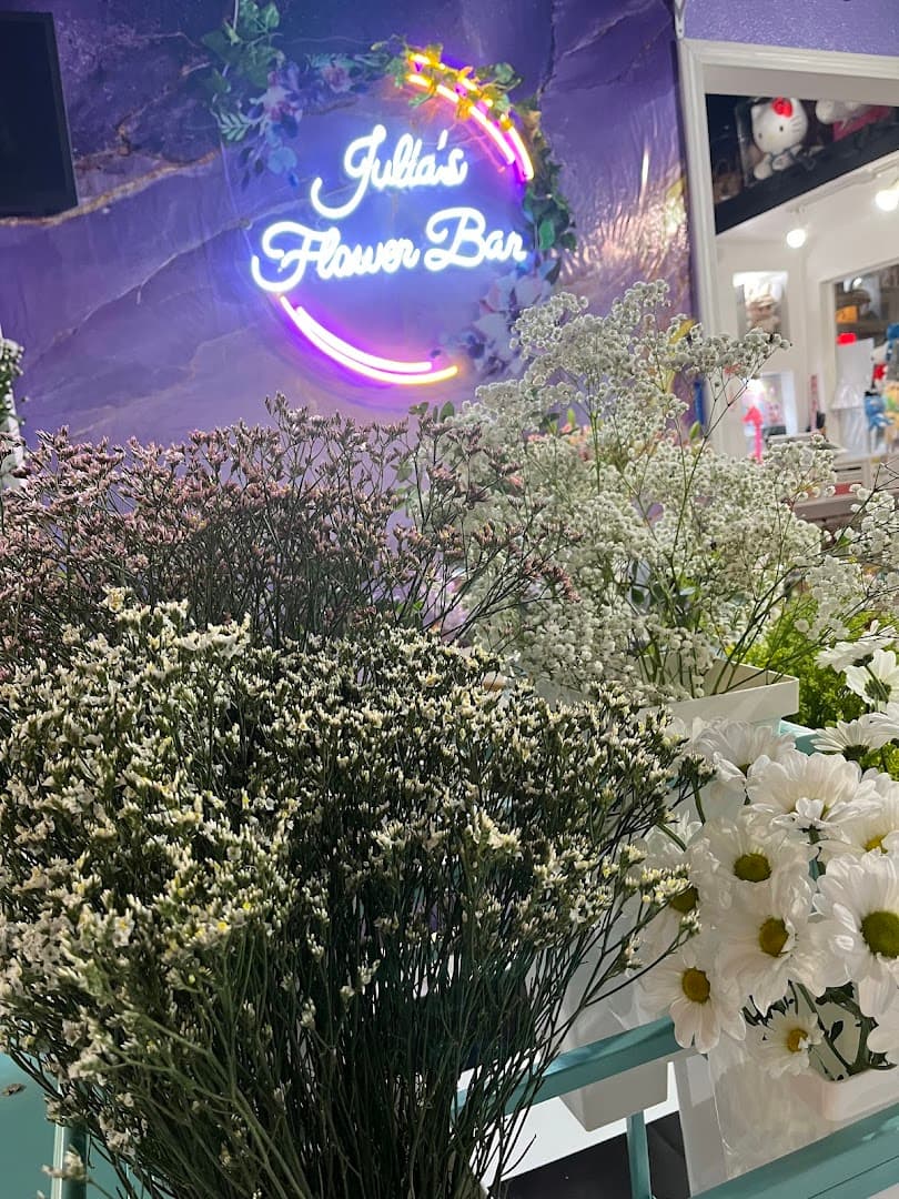 Julia’s Flower Bar - Image 1