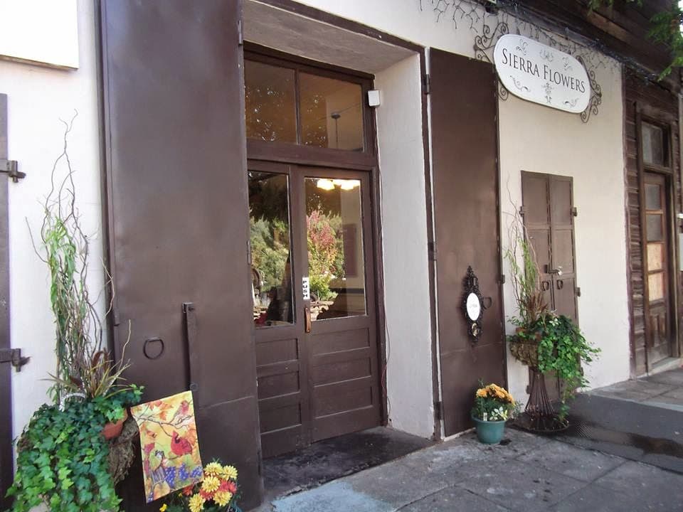 Sierra Flowers - Image 1