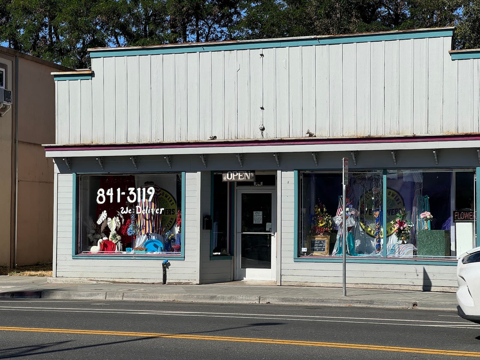 Willits Flowers-W/E Flowers - Image 1