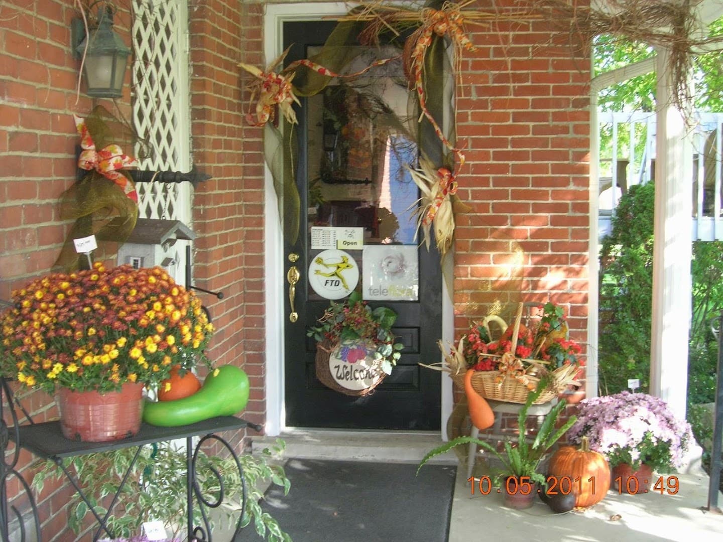 Town and Country Flowers, Gifts & Interiors - Image 1