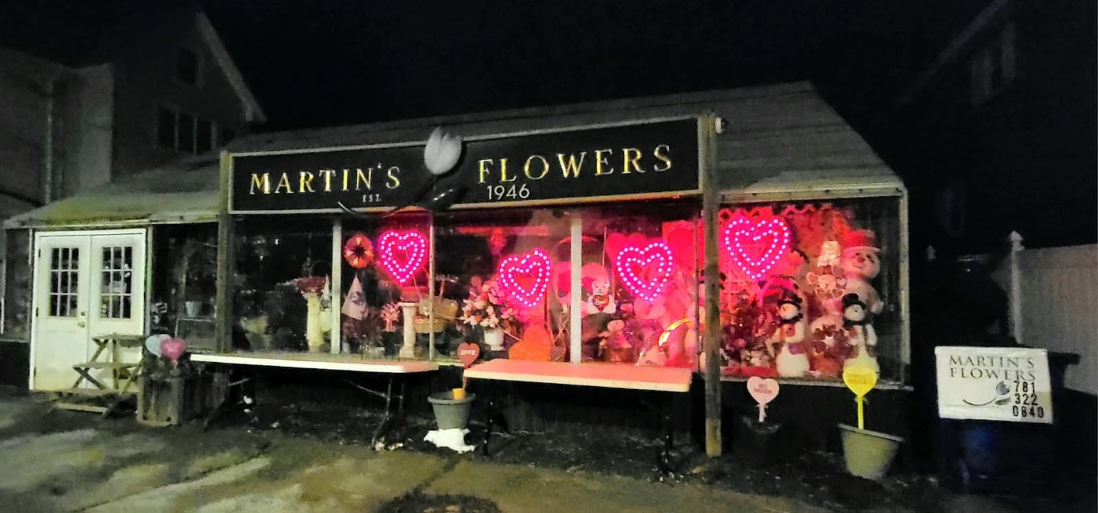 MARTIN'S FLORIST & GREENHOUSE - Image 1