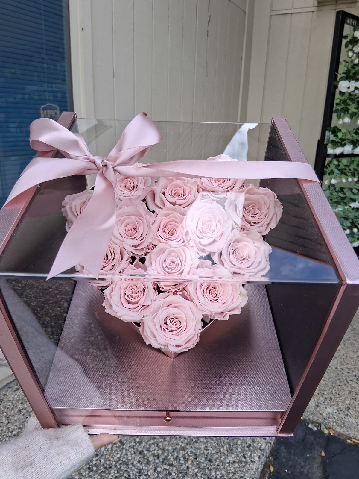 Melissa's Roses Flower Shop - Image 1