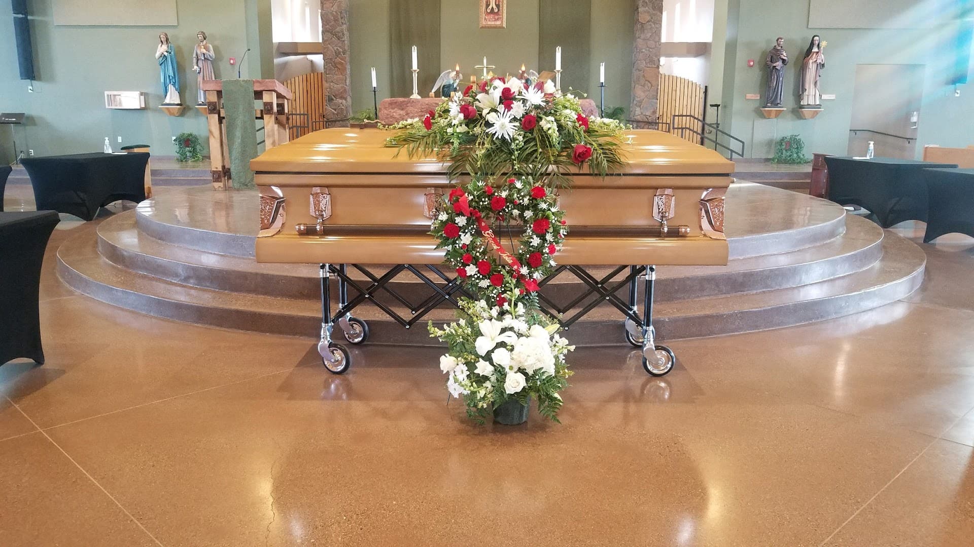 Robynn's Nest Flowers - Image 1