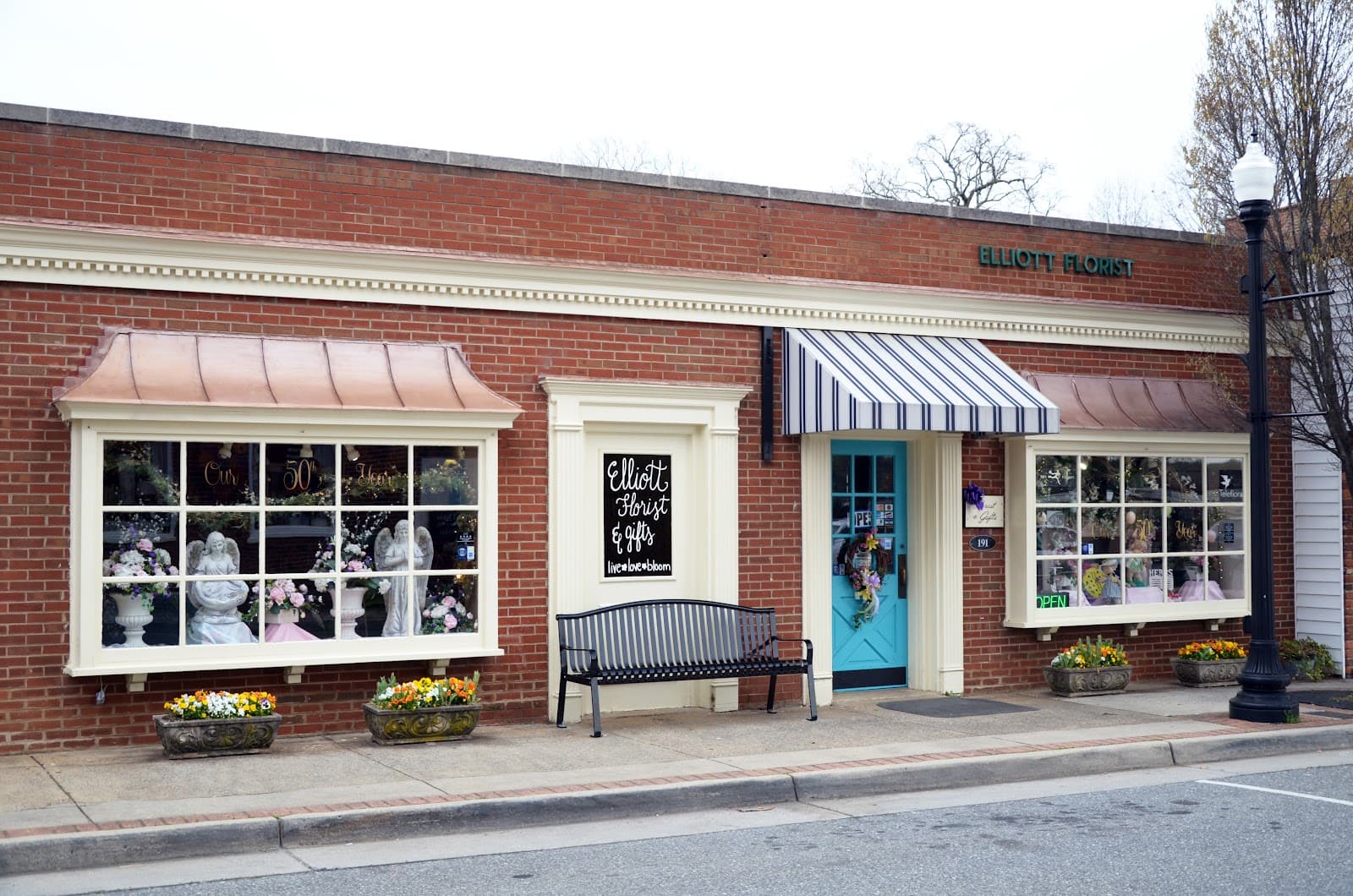 Elliott Florist & Gifts - Image 1