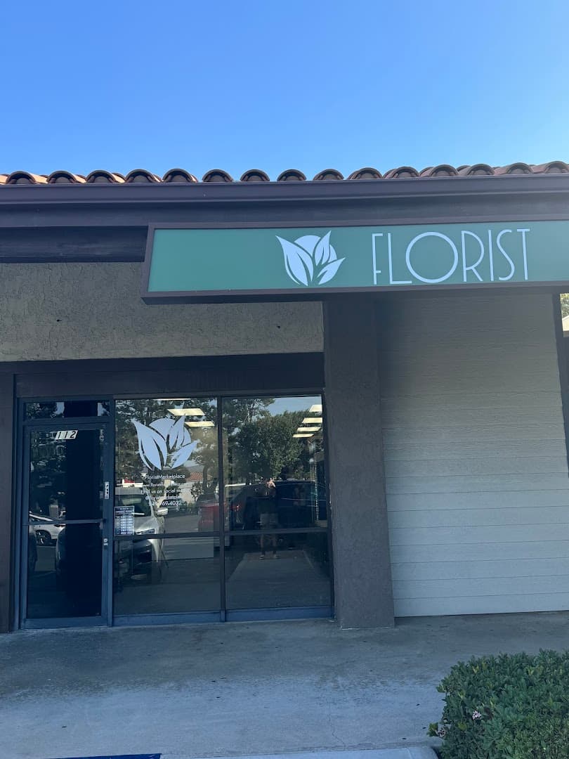 Lake Forest Florist Marketplace - Image 1