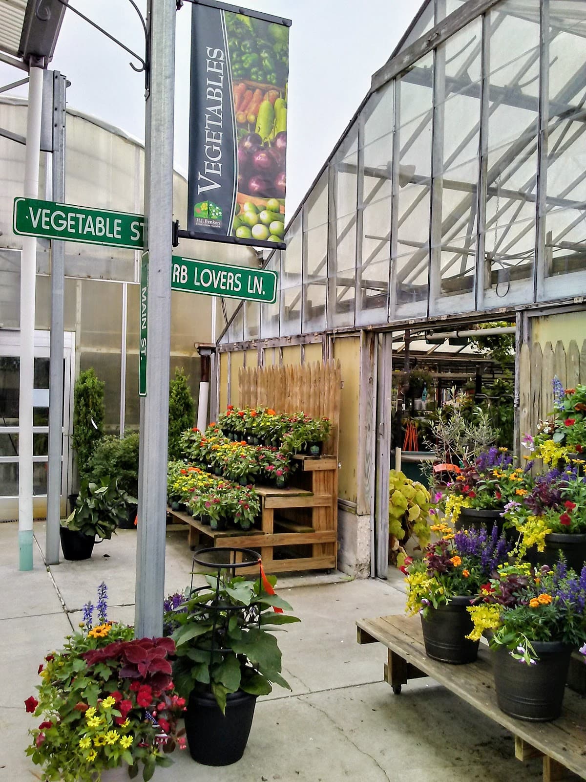 Benken Garden Center, Florist & Event Venue - Image 1