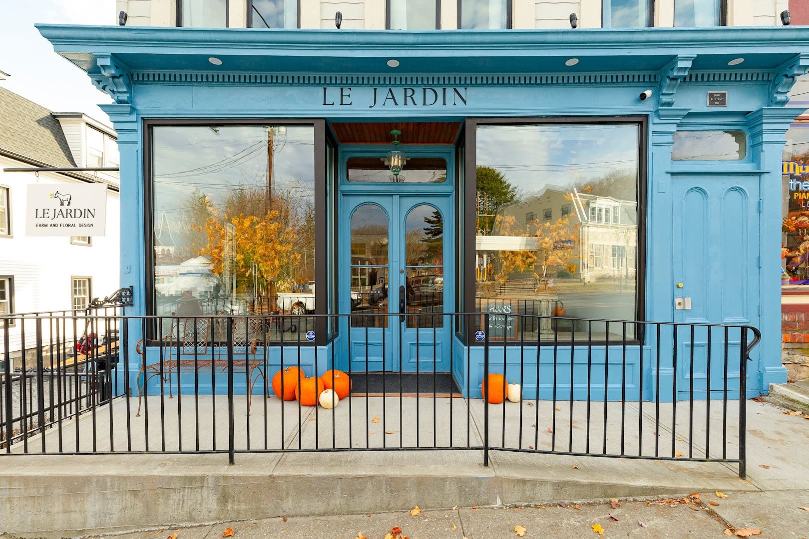 Le Jardin Flower Farm - Image 1