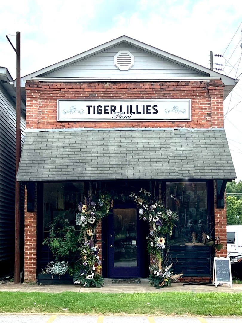 Tiger Lillies Floral and Coffee - Image 1