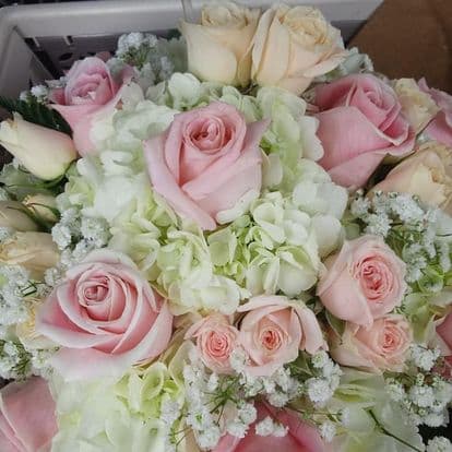 Anna's Florist & Gifts - Image 1