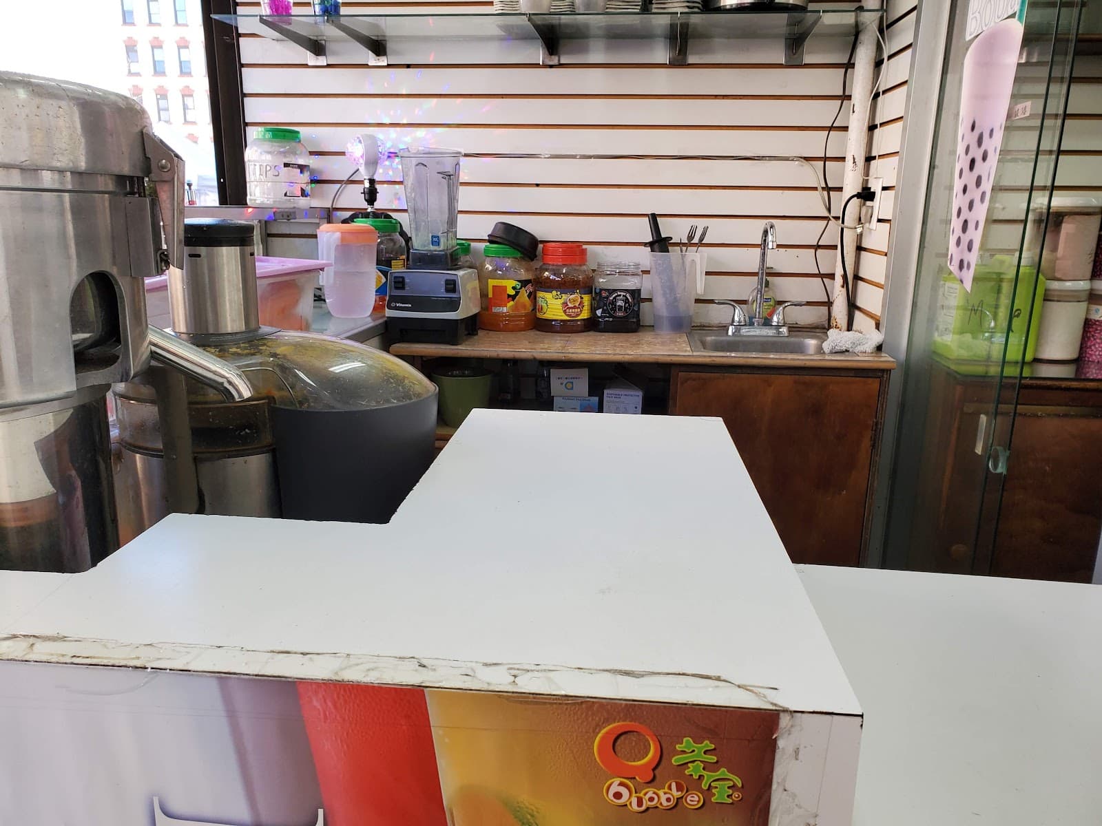 Flower & Gift Shop - Image 1