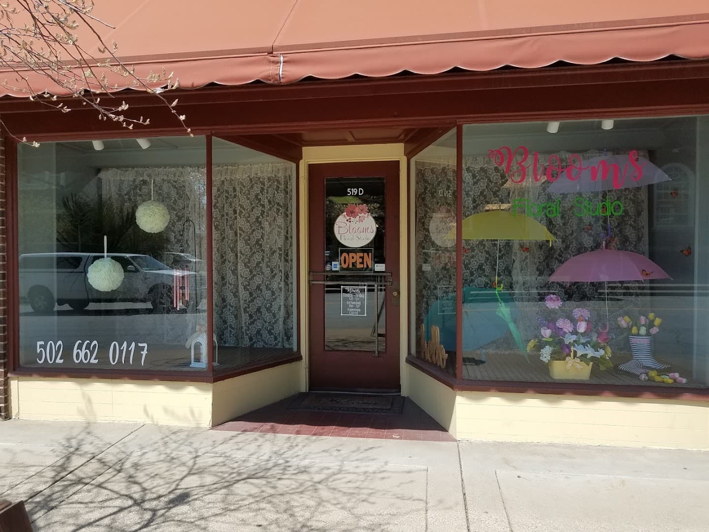 Blooms Floral Studio - Image 1