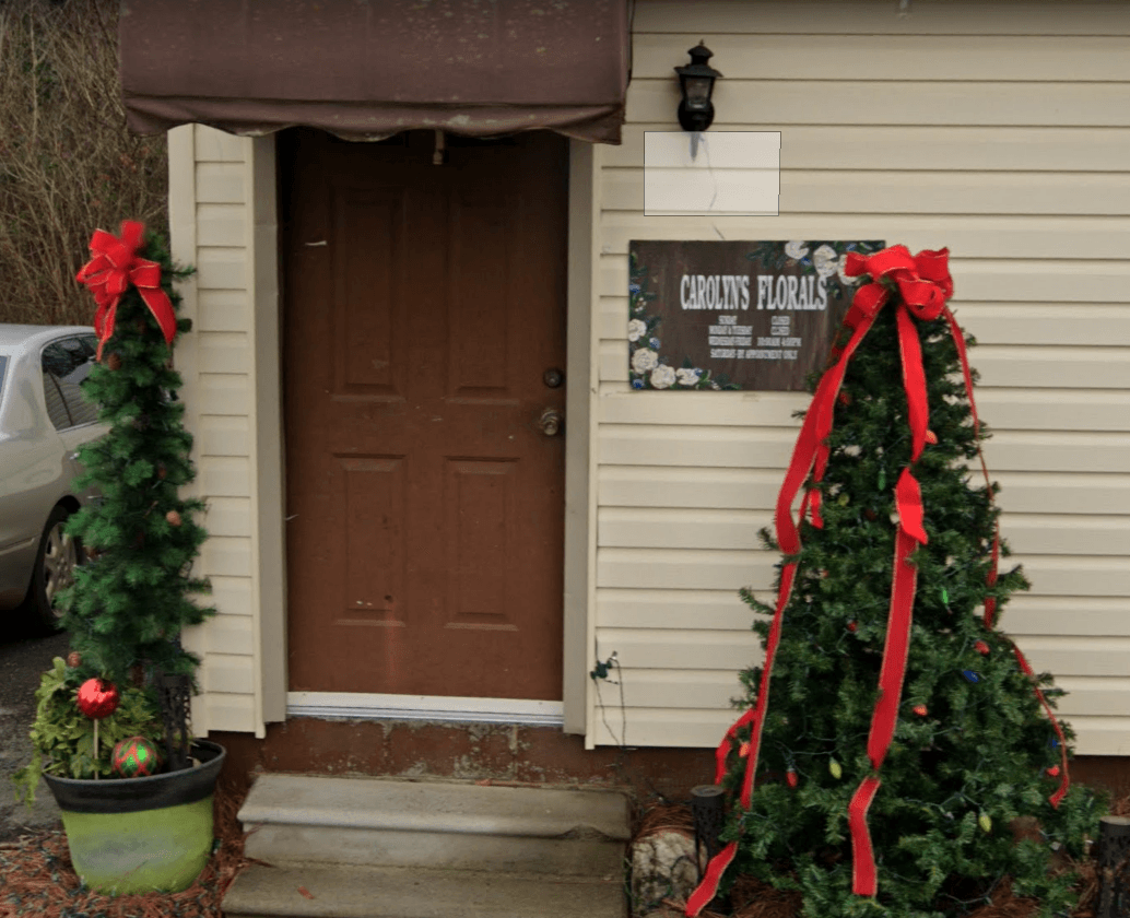 Carolyn's Florals and Baskets - Image 1