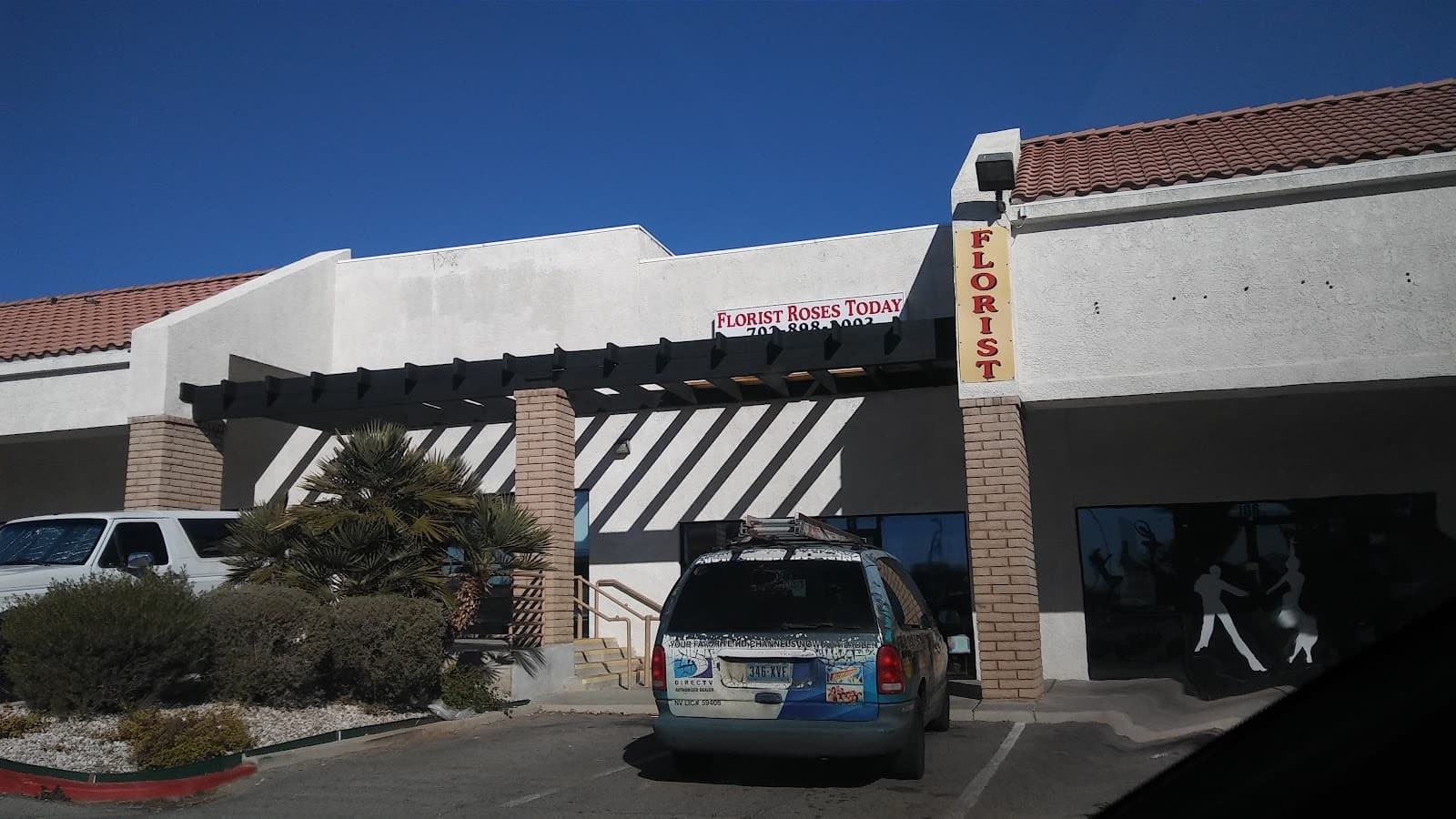 Roses & More Florist - Image 1