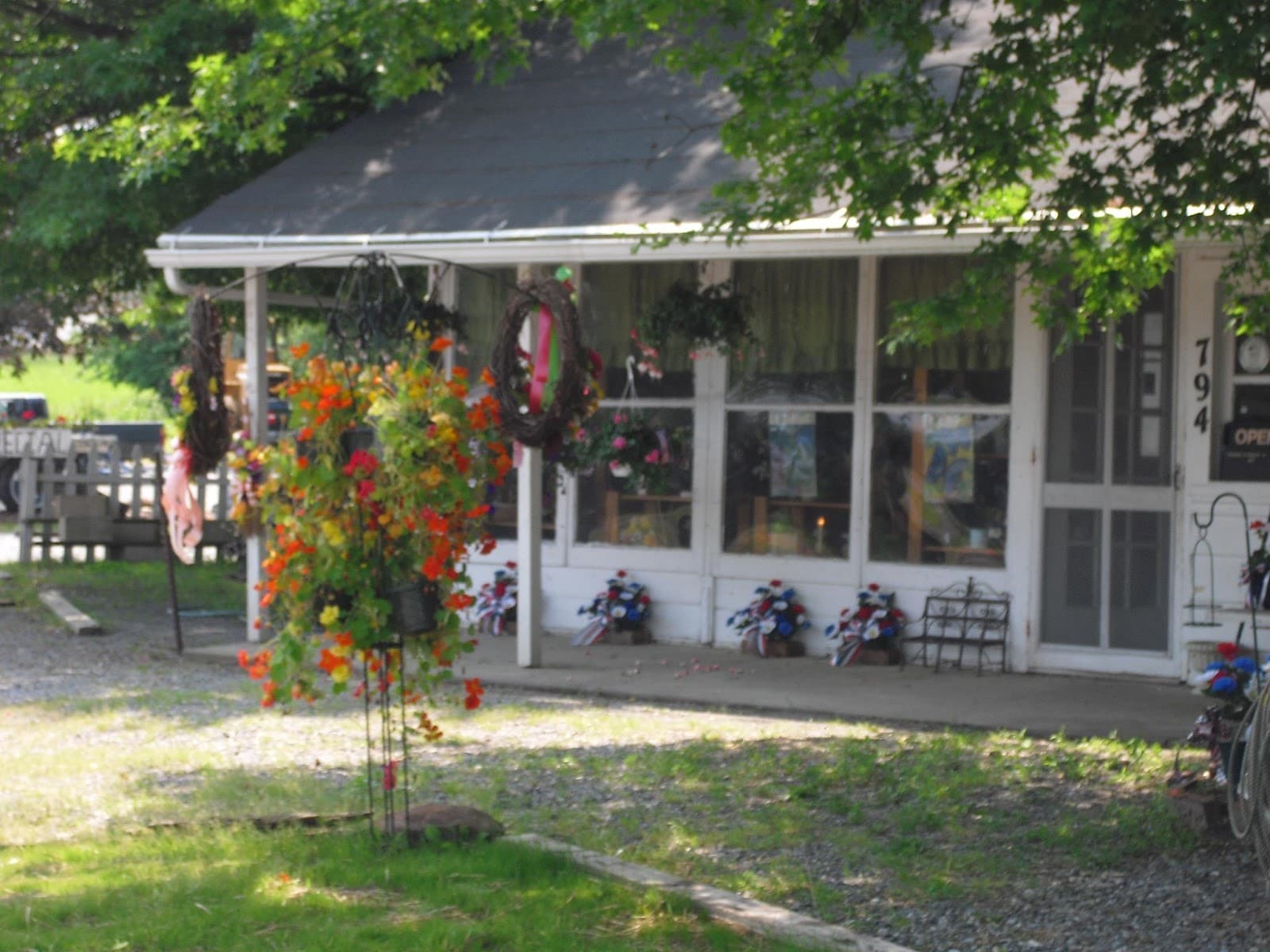 Sloans Family Flower Shop LLC. - Image 1