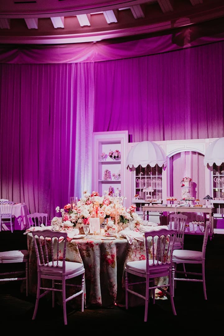 Sara Lunn Floral - Image 1