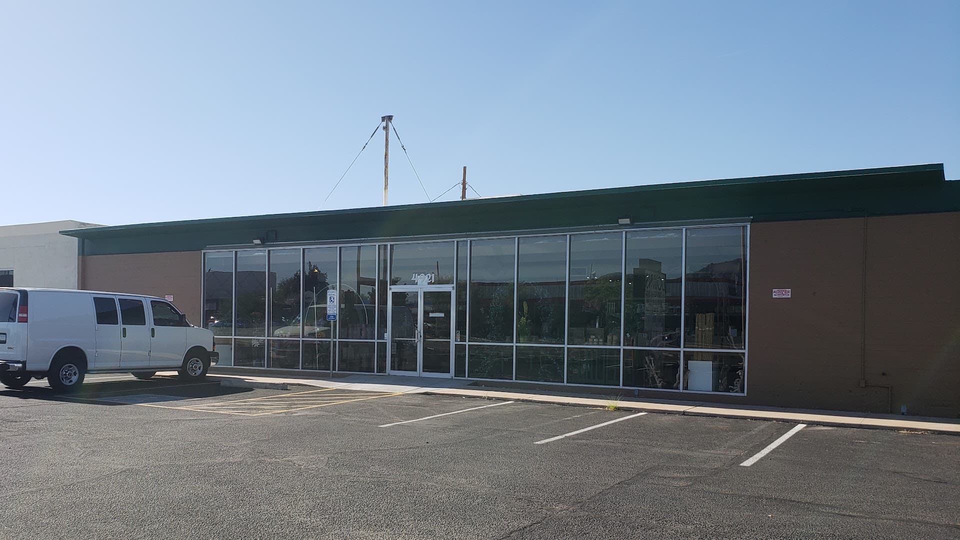 Down's Wholesale Florist - Image 1