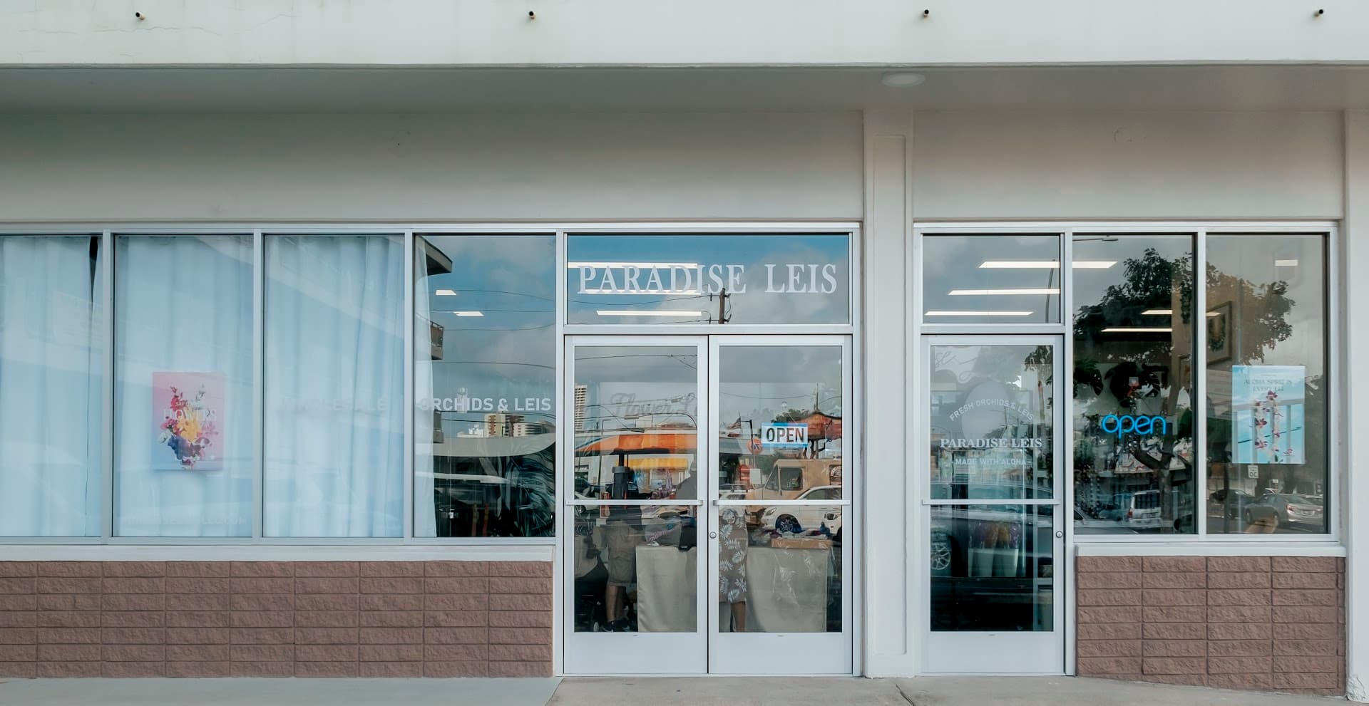 Paradise Leis - Image 1