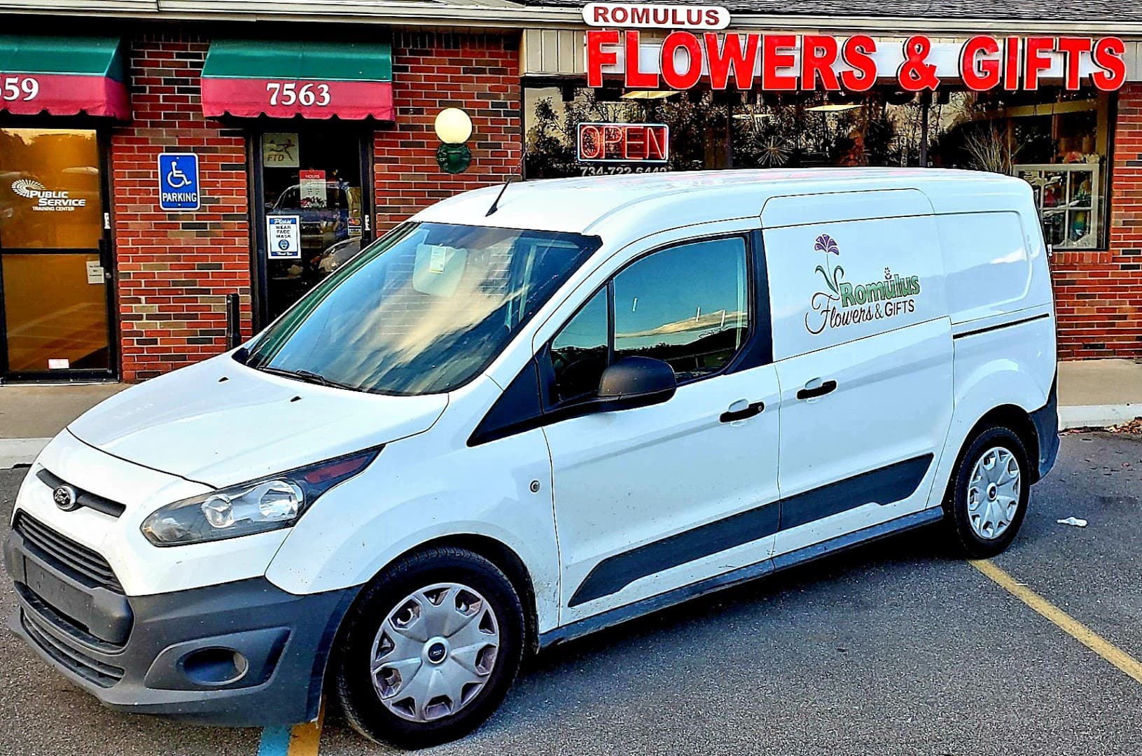 Romulus Flowers & Gifts - Image 1