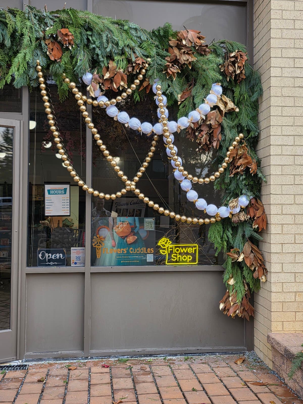 Flowers' Cuddles - Image 1