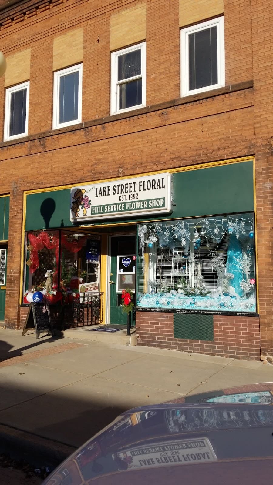 Mary's Lake Street Floral - Image 1