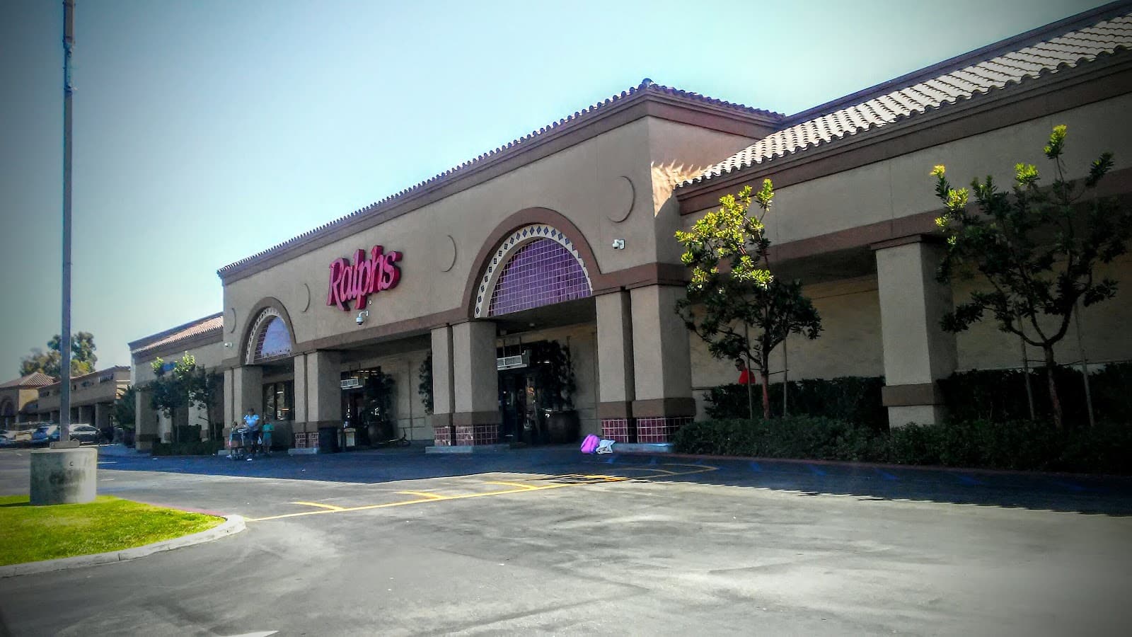 Ralphs Fresh Fare - Image 1