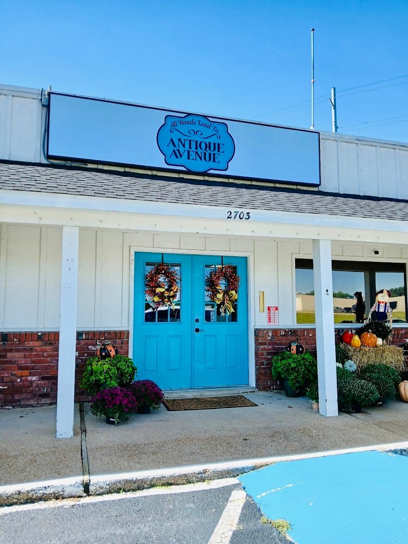 Antique Avenue - Image 1