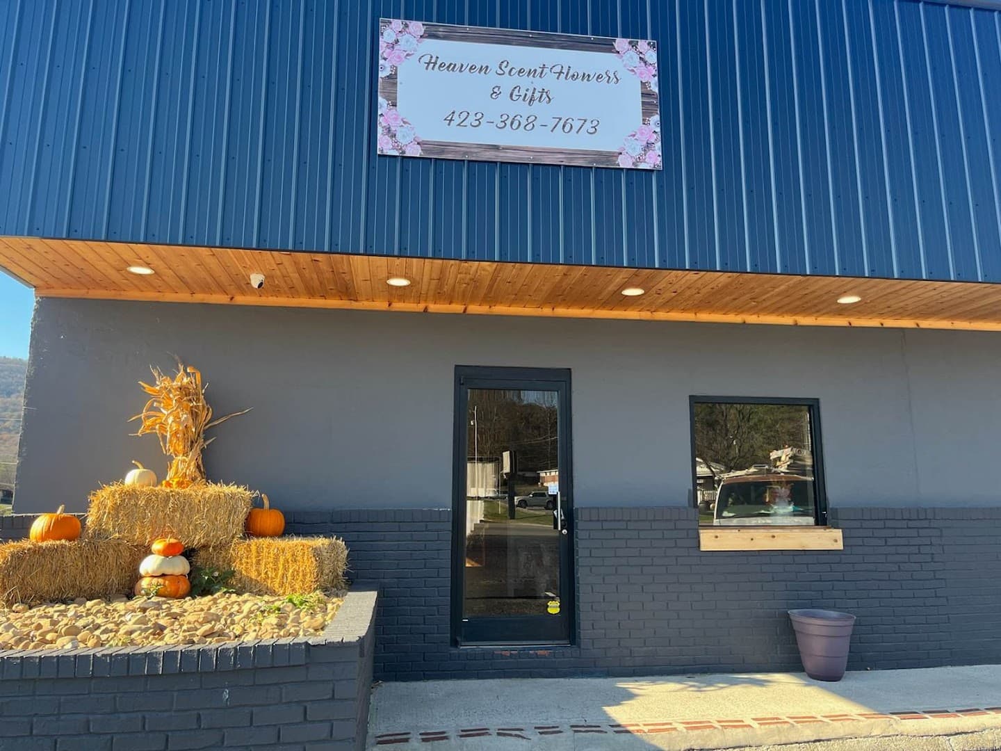 Heaven Scent Flowers and Gifts - Image 1