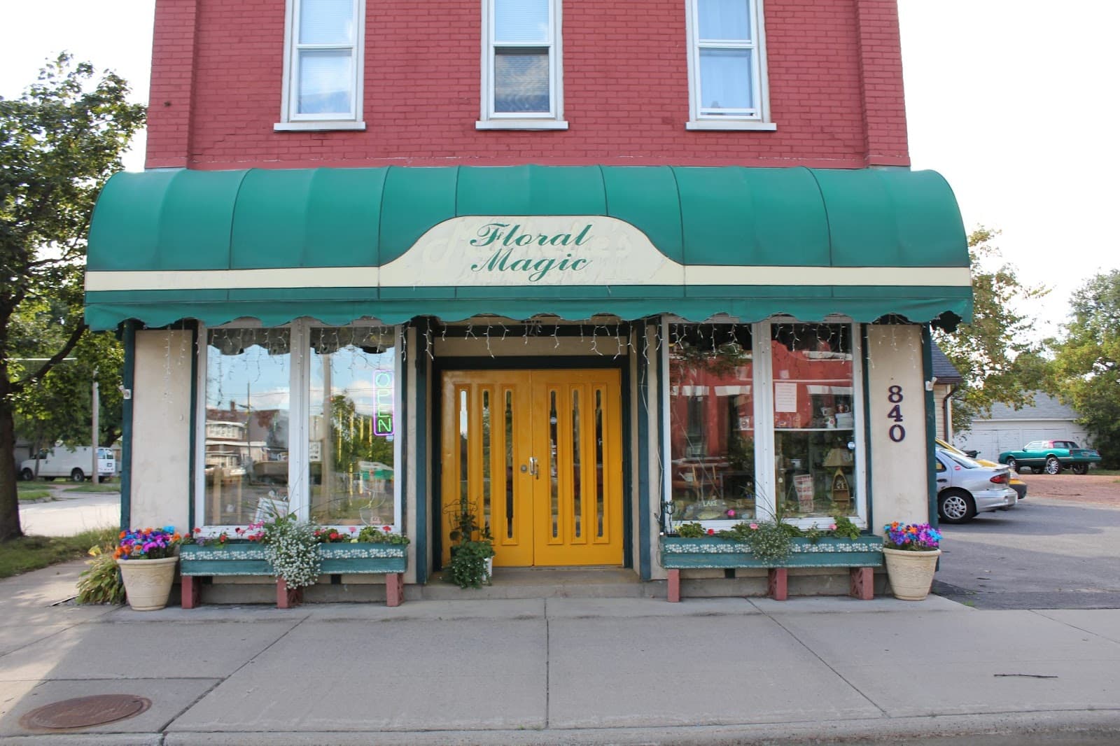 Floral Magic Designs & Gifts - Image 1