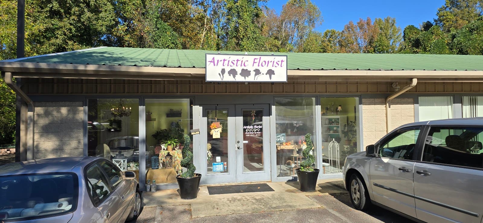 Artistic Florist - Image 1