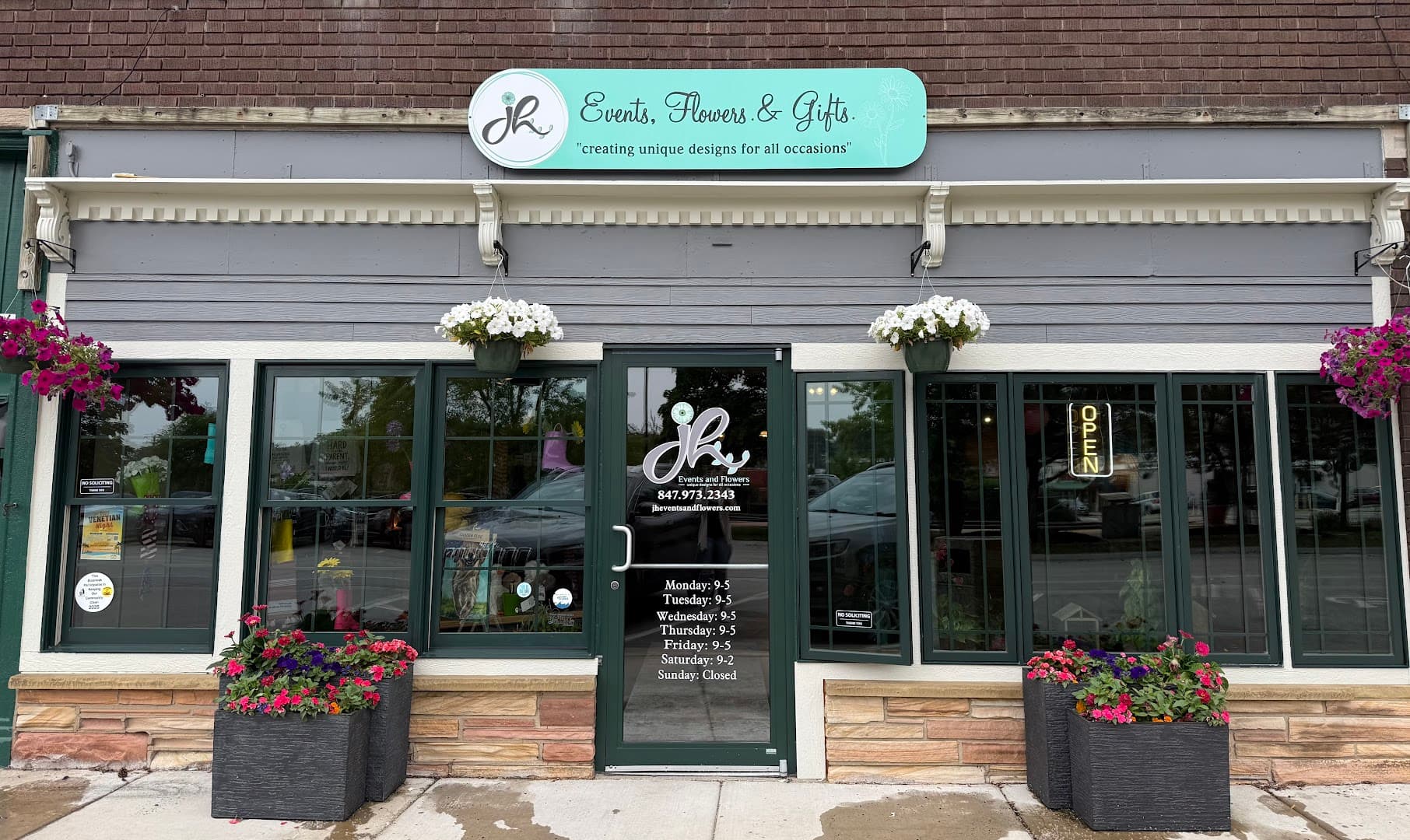jh Events, Flowers & Gifts | Fox Lake - Image 1