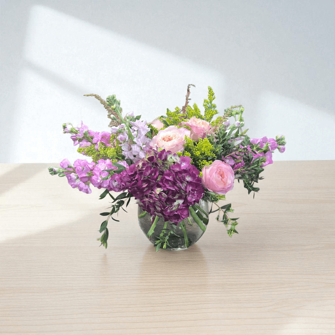 The Vintage Flower Market - Image 1