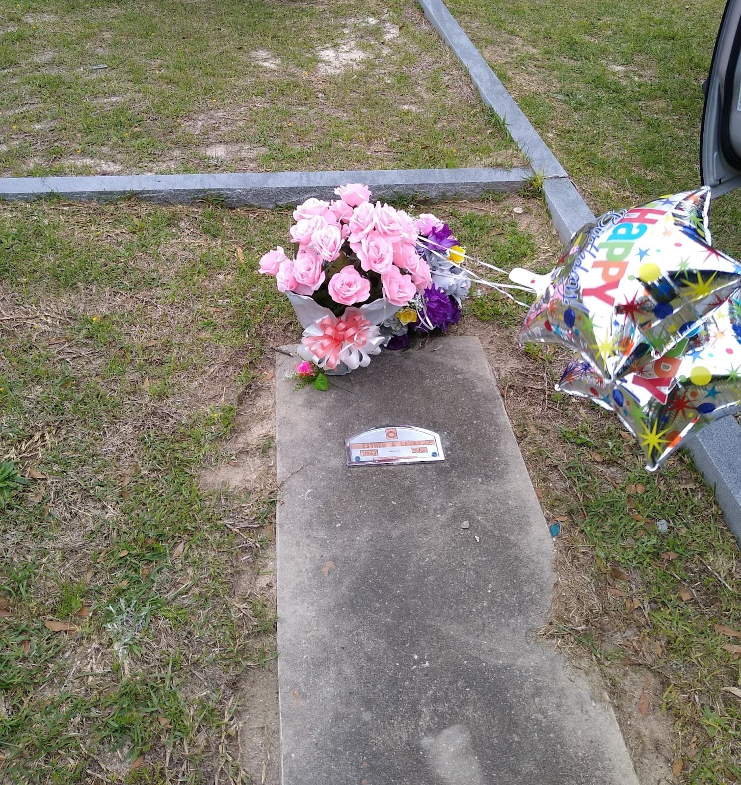 Dot's Flower Shop - Image 1