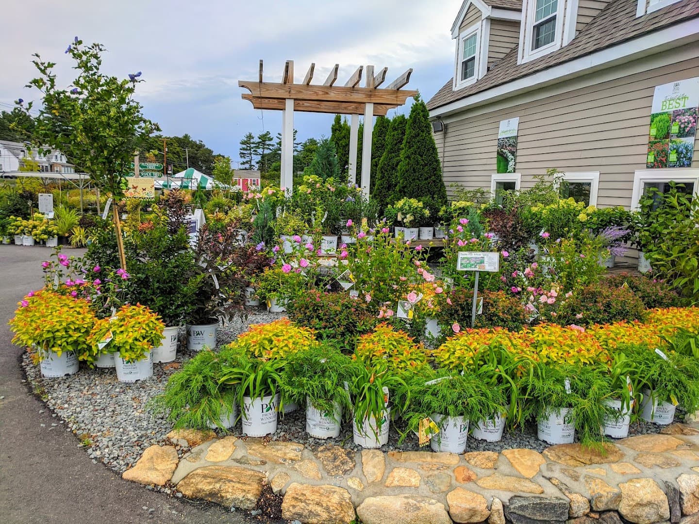 Seoane's Garden Center - Image 1