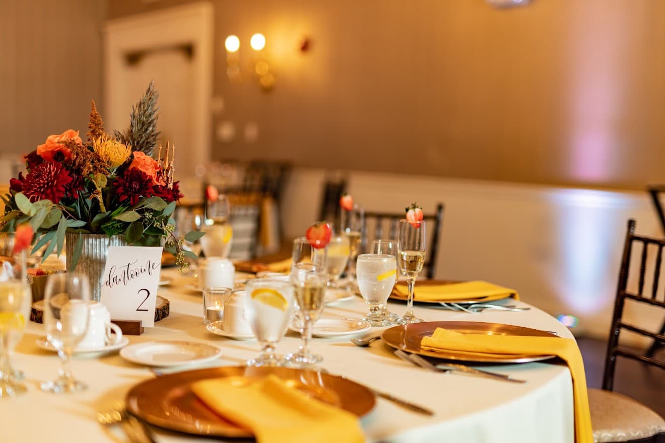 Macmannis Florist & Greenhouses - Image 1