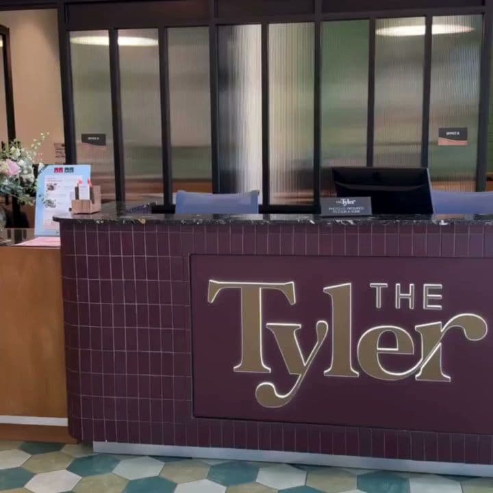 Azelly Flowers - Image 1