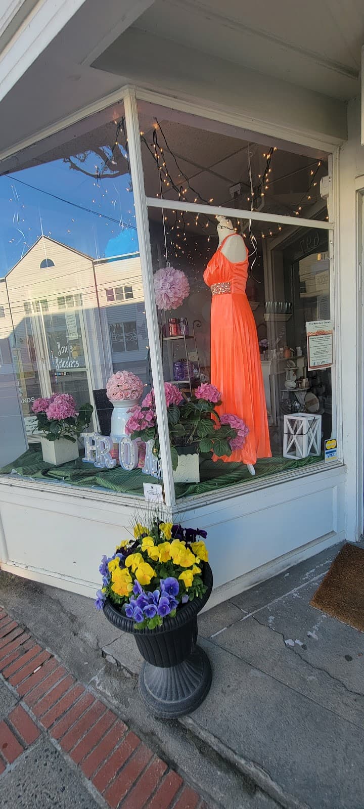 Sweet Pea's Florist - Image 1