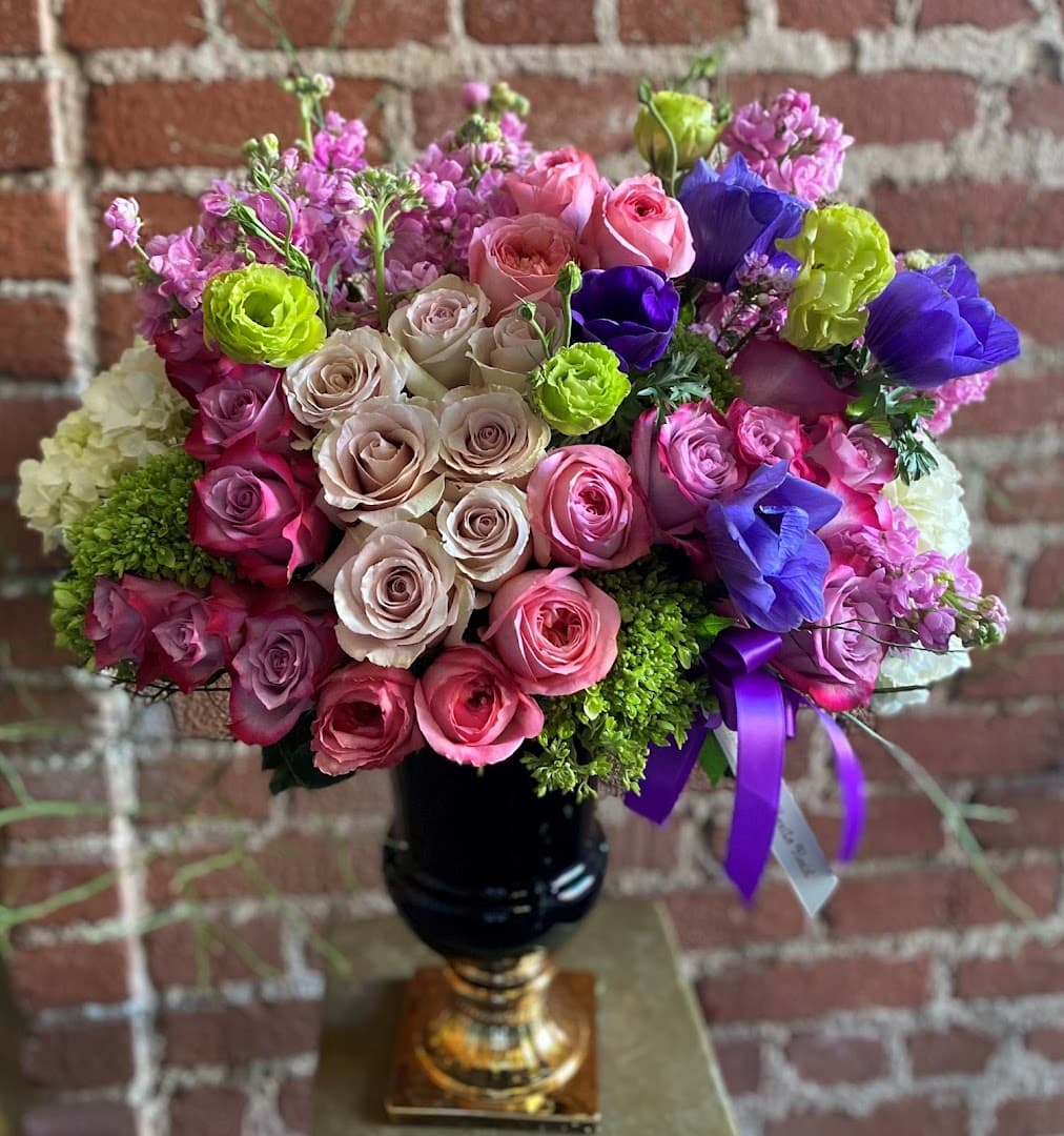 Studio City Florist💐 - Image 1