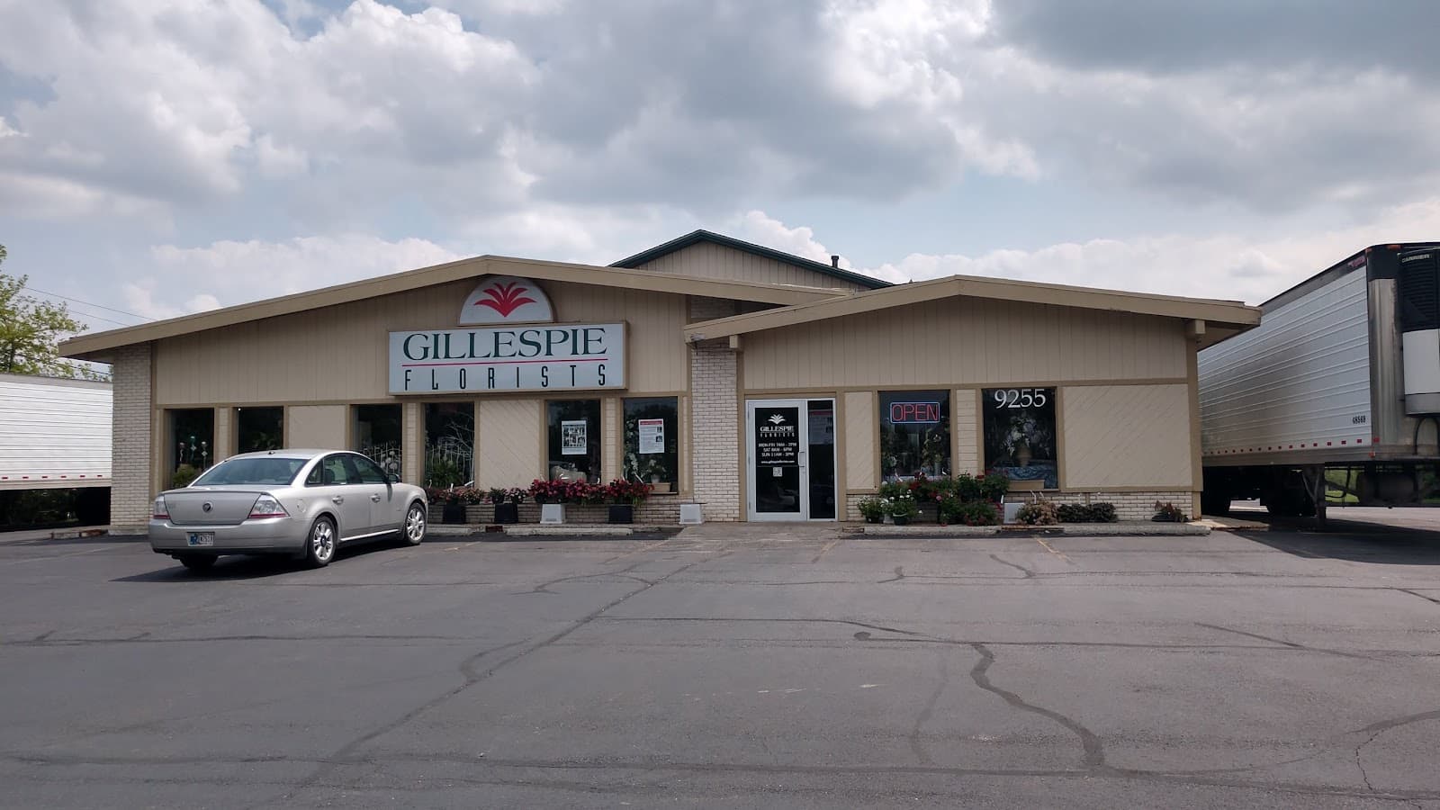 Gillespie Florists & Flower Delivery - Image 1